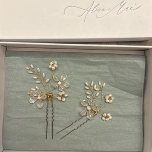 Alice and Mae hairpins